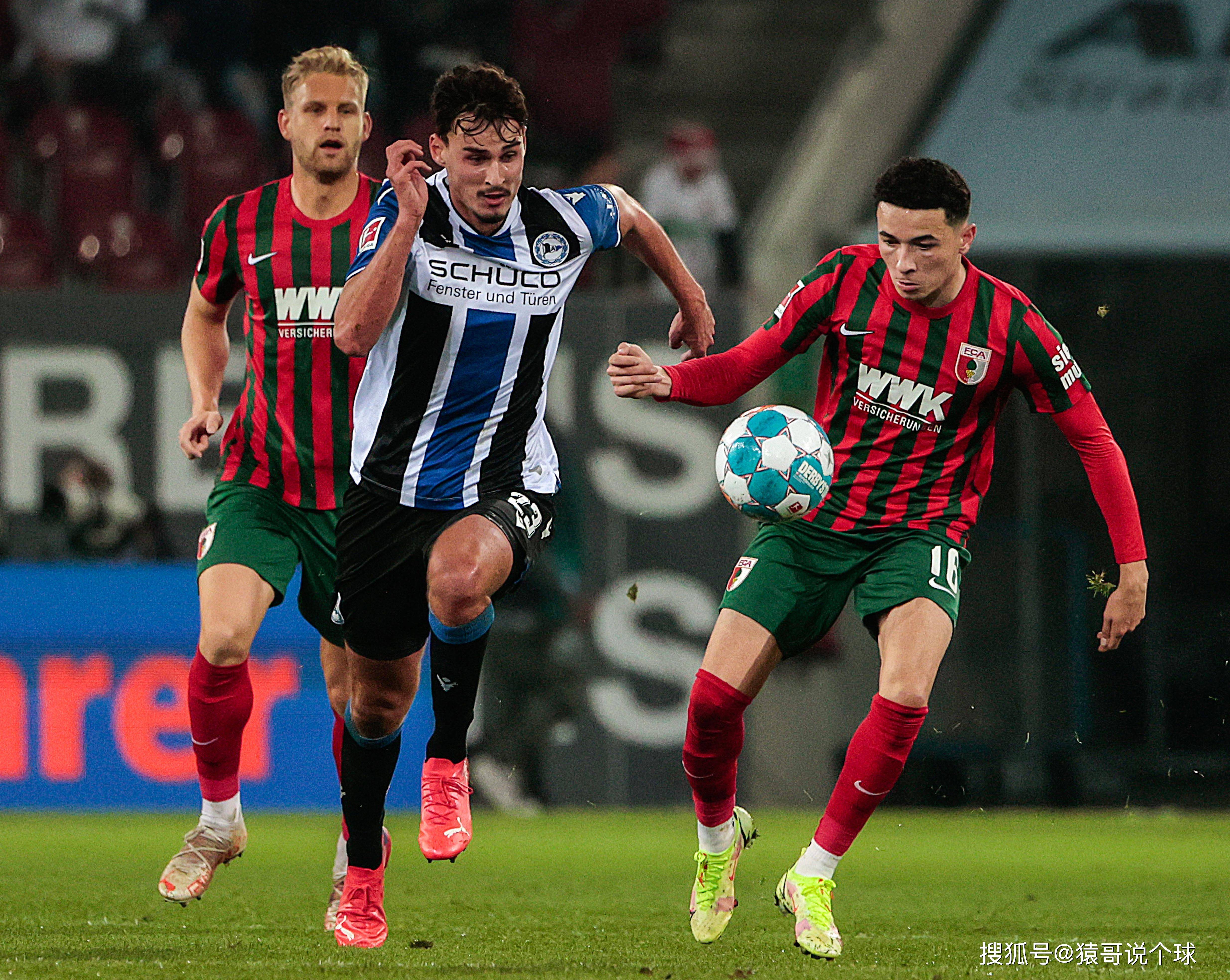 美因茨球队备战下一场比赛，全员投入