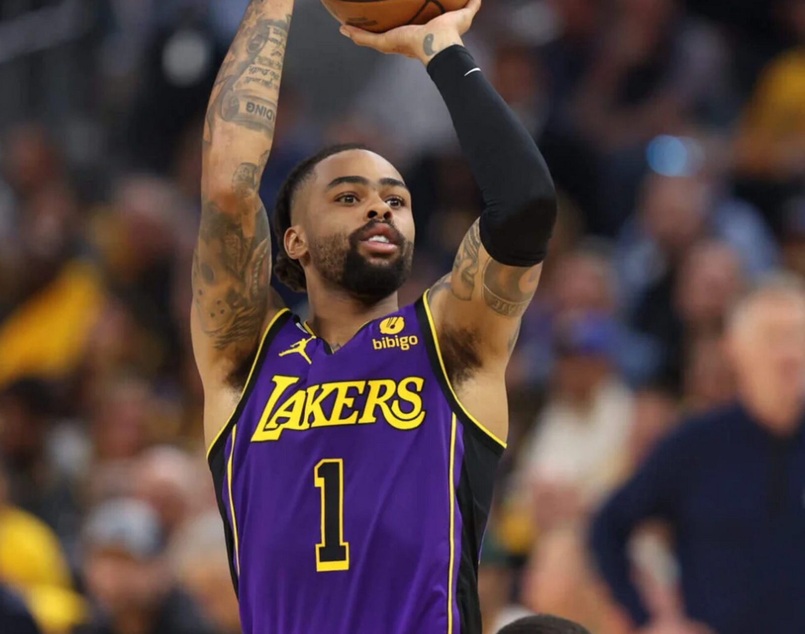 阿斯顿马丁横扫梅赛德斯，拉塞尔状态火热