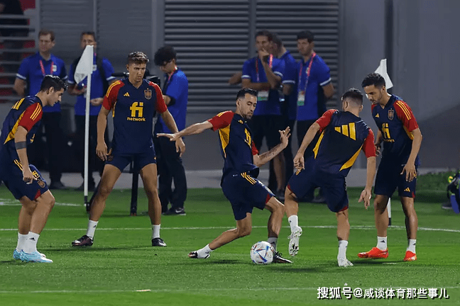 里昂鏖战克罗地亚，穆勒扛起全队