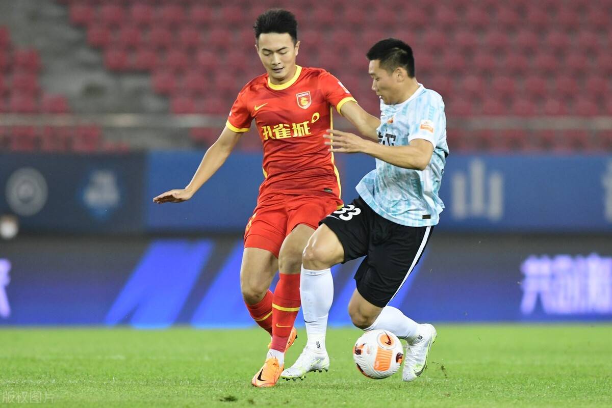 丝毫不骄不躁:球队在艰难情况下扳平比分 丝毫不骄不躁:球队在艰难情况下扳平比分